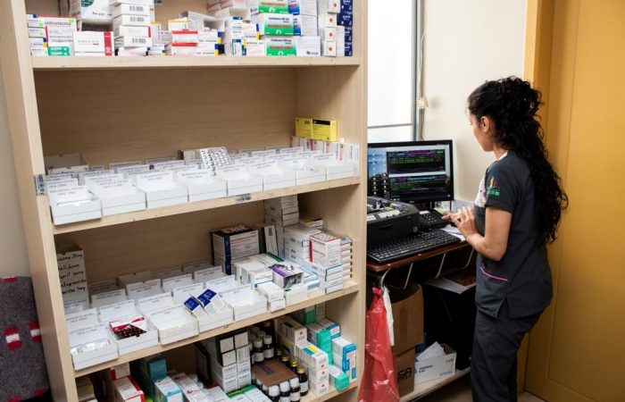 Hospital del IESS Loja apertura farmacia satélite