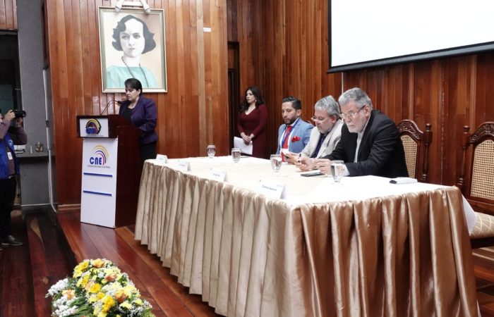 En Loja se desarrolló conferencia de Democracia en homenaje a la Mujer