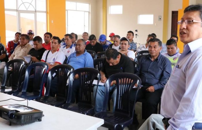 Taxistas lojanos se capacitan en modalidades de afiliación al IESS