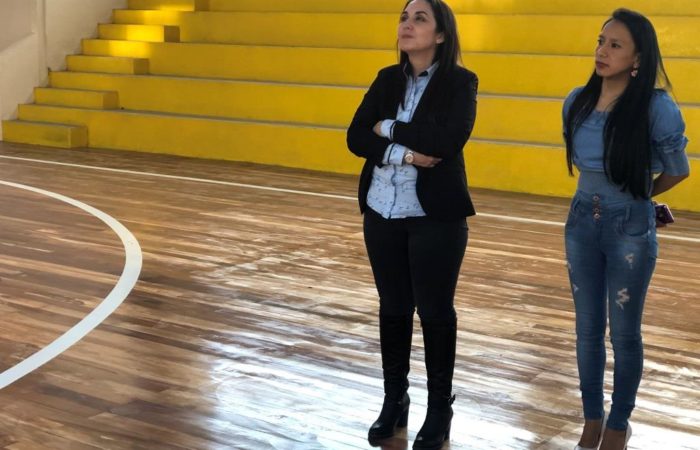 Mejoran polideportivo de la UE Lauro Guerrero