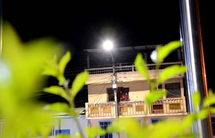 EERSSA implementa luminarias públicas en Zumba