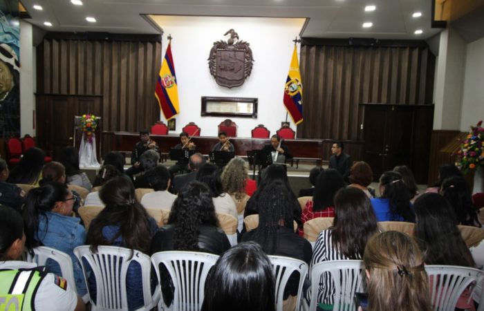 Más de 700 servidoras municipales fueron homenajeadas