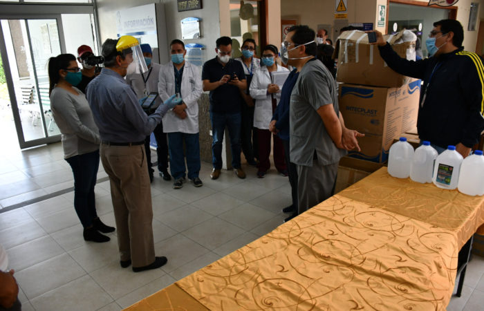 Prefectura entrega insumos de seguridad a personal de salud y fuerzas del orden