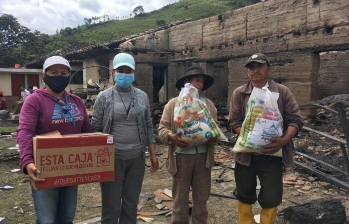 Entrega De Alimentos A Damnificados Por Incendio En Jimbilla