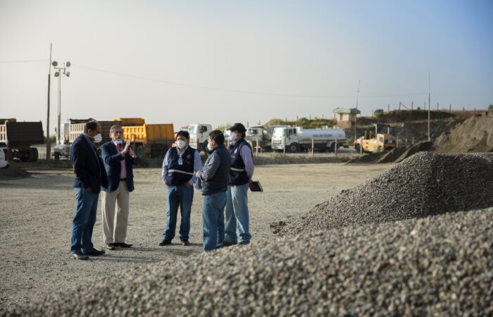 Material triturado de Catamayo llega a la mina La Elvira
