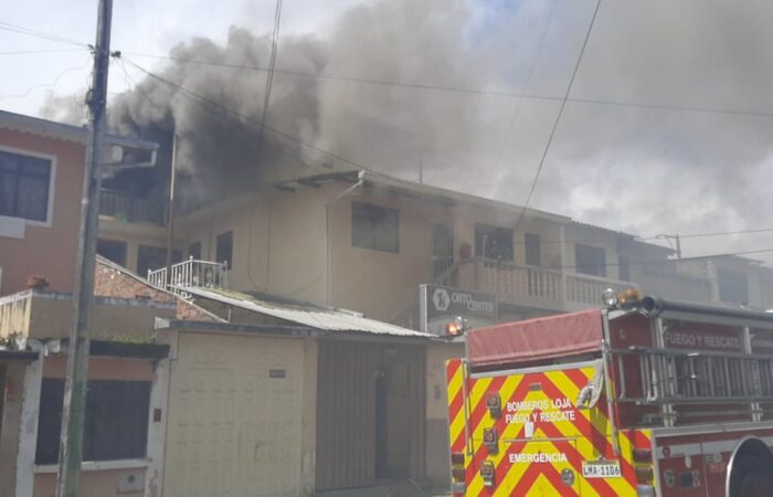 ECU911 coordinó atención para incendio estructural en Loja