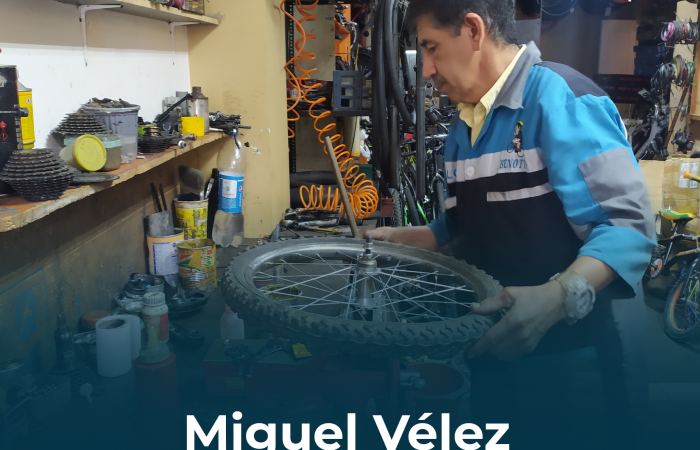 Miguel Vélez, una vida entorno al caballito de acero