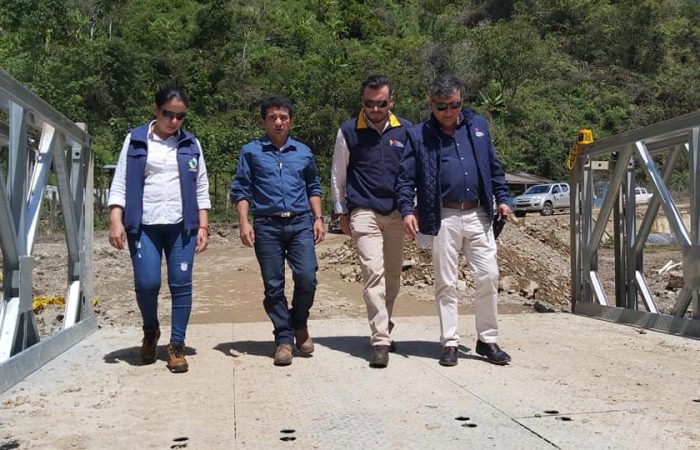 Prefecto constata servicio vial del puente bailey en Palanda-Zumba.