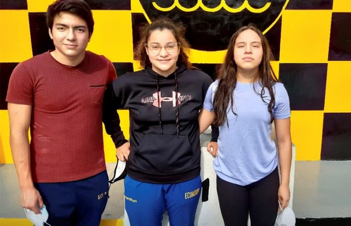 Nadadores lojanos con medallas en nacional absoluto