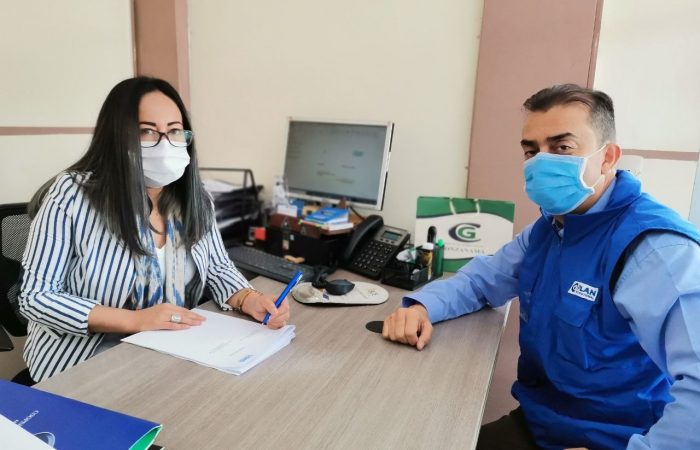 Cooperativa Gonzanamá  apoya a la educación de las niñas.