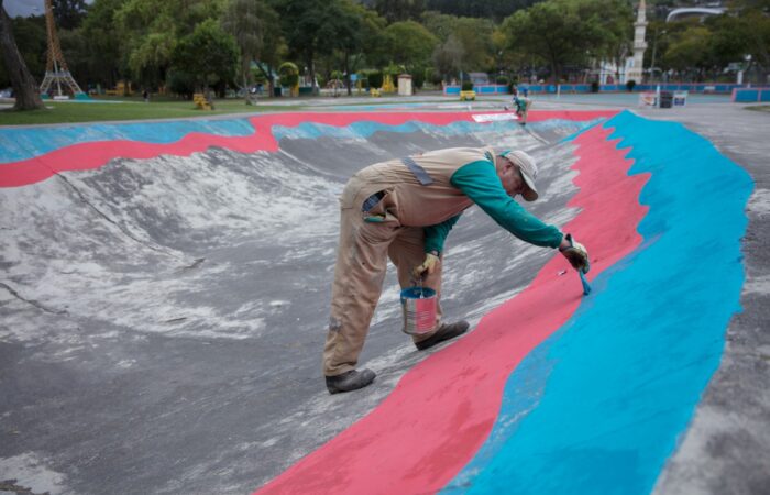 Adecentan varios espacios del parque Jipiro