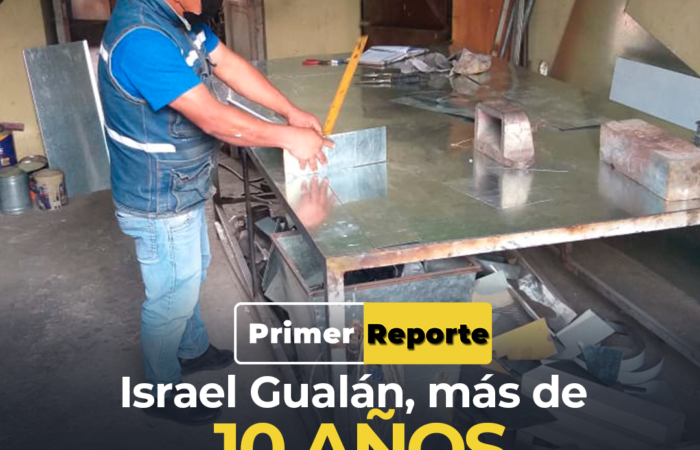Israel Gualán, más de 10 años trabajando con hojalata