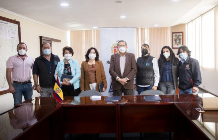Unen esfuerzos para apoyar a los agricultores del cantón Loja