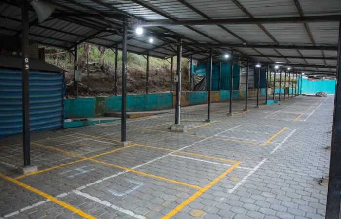 Implementan espacio de comercialización de ropa en mercado Pequeño Productor