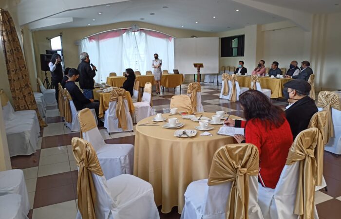 Exponen conferencia de Liberalismo Clásico en Loja