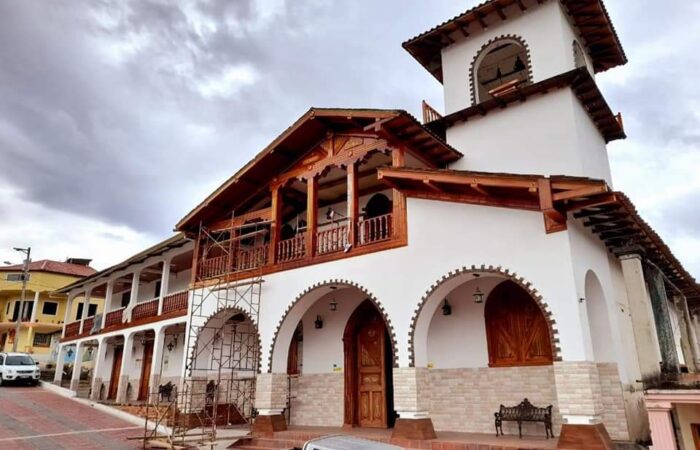 Municipio de Loja colabora con adecentamiento de iglesias