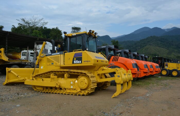 Prefectura suma nuevos tractores a su equipo caminero