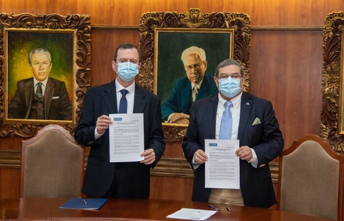 UTPL firma convenio con SOLCA para apoyar la investigación del cáncer