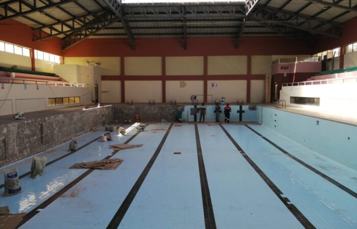 Arreglan infraestructura de la piscina municipal del coliseo Ciudad de Loja