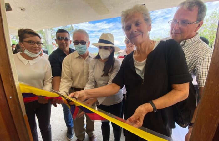 16 instituciones del Distrito Espíndola son beneficiarias de obras de infraestructura