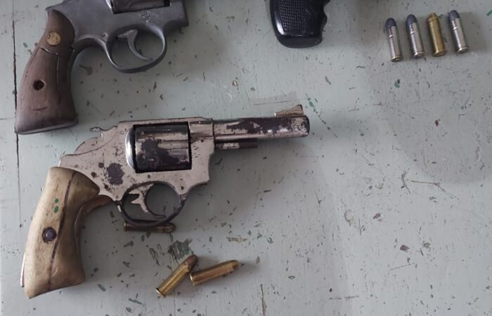 Sacapintas detenidos luego de cometer robo en Loja