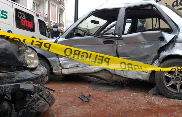 Violento choque vehicular