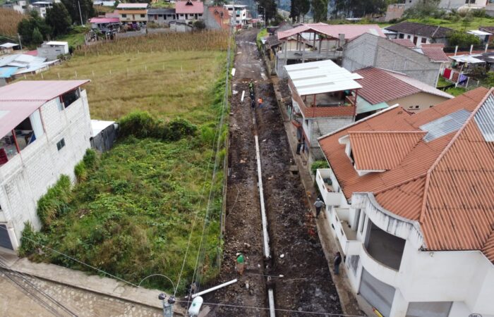 Saraguro trabaja en la apertura de calle con nuevo sistema de alcantarillado y adoquinado
