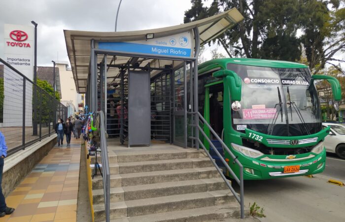 El transporte se suma al paro