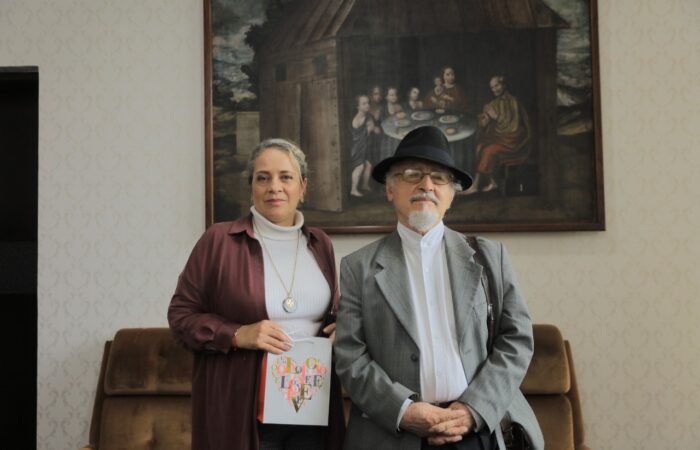 Carlos Carrión, lojano nominado al premio Nacional Eugenio Espejo 2022