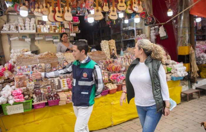 Se adoptan medidas para organizar el comercio en El Cisne