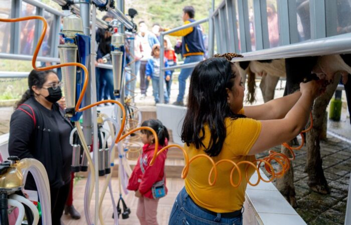 Universitarios conmemoraron el Día del Agropecuario