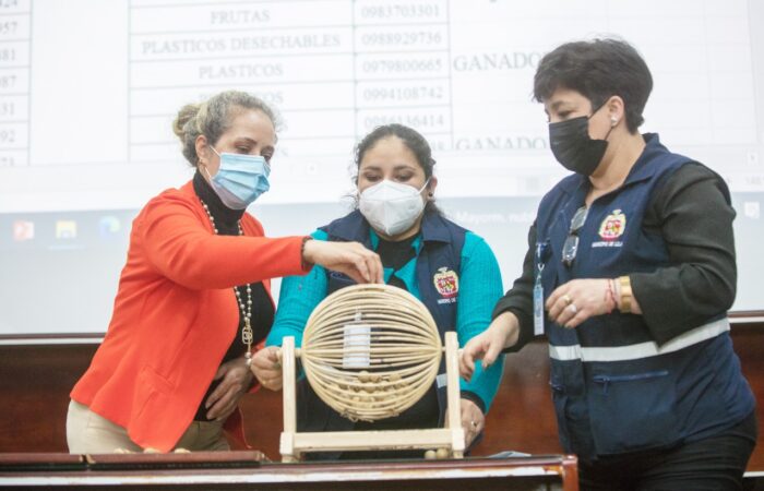 Se adjudican 67 puestos en mercados municipales