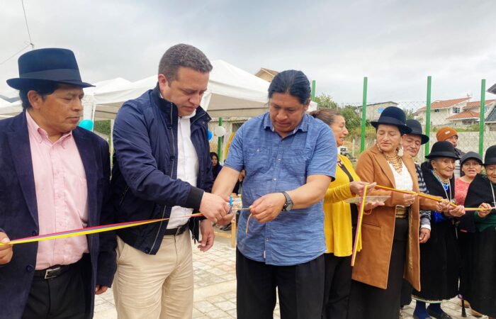 EN SARAGURO SE ENTREGAN OBRAS DE ADOQUINADO