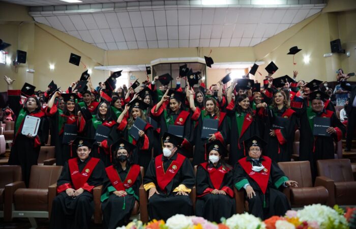 UNL incorporó la primera promoción de magísteres