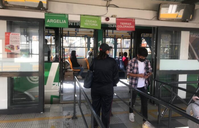 Parada De Bus De La Plaza De La Independencia Se Abrió El Miércoles