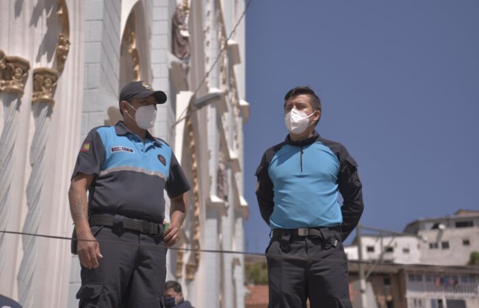 Personal Municipal Listo Para Actuar Durante Las Fiestas Religiosas De La Virgen De El Cisne