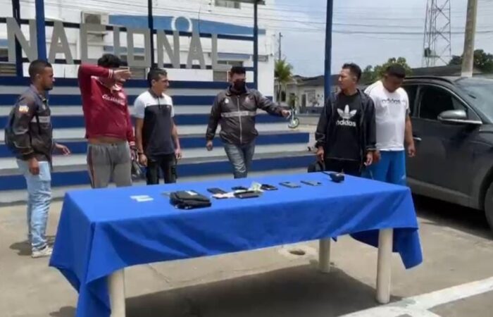 Policía evita que vehículo robado en Loja sea desmantelado