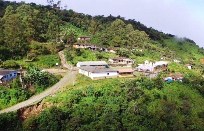 Banco De Desarrollo Compromete Recursos Para Obras En Sozoranga