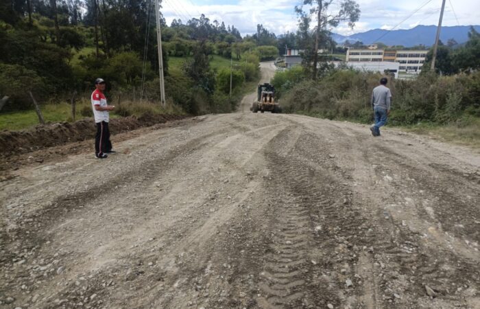 Se Realiza Mantenimiento Vial En Barrios Periféricos