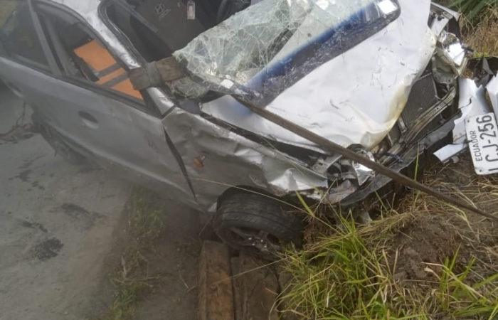 Auto cayó al río Vilcabamba