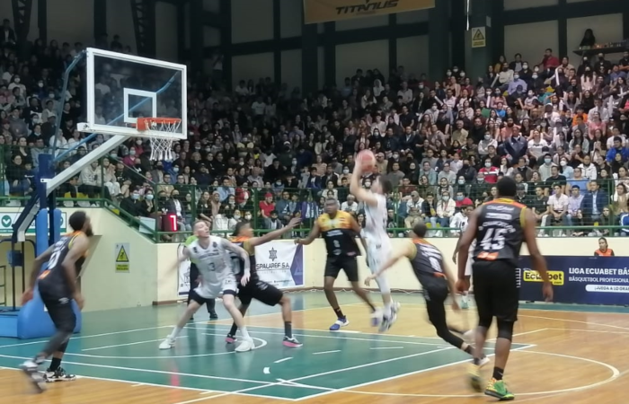 «Jorge Guzmán» indestructible en su reducto