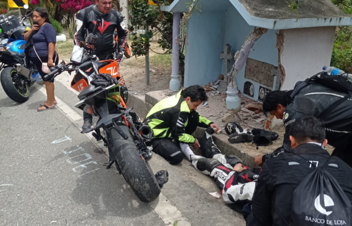 Motociclista se impactó contra una urna y murió