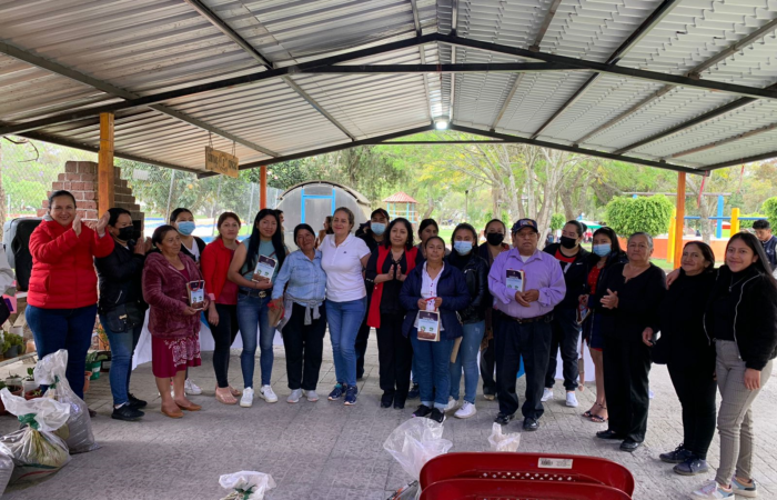 Más barrios reciben kits de semillas y abono orgánico