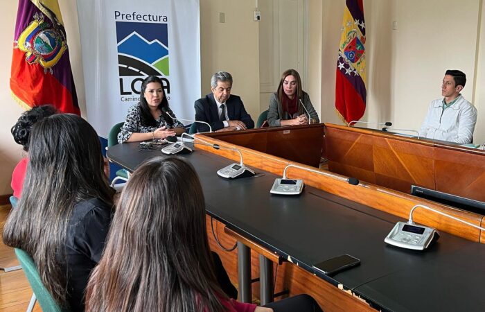 Viceprefecta consigue recursos internacionales para obra social de la provincia