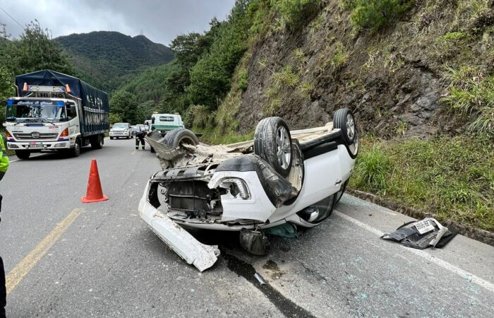 Mujer y niños se salvaron de milagro