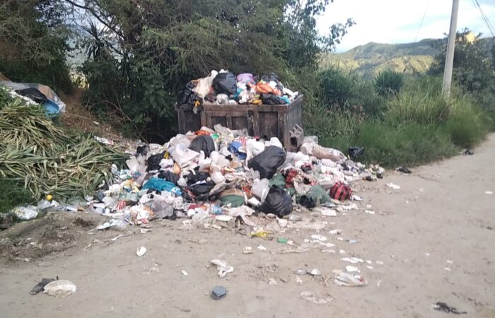 Parroquias surorientales saturadas de basura.