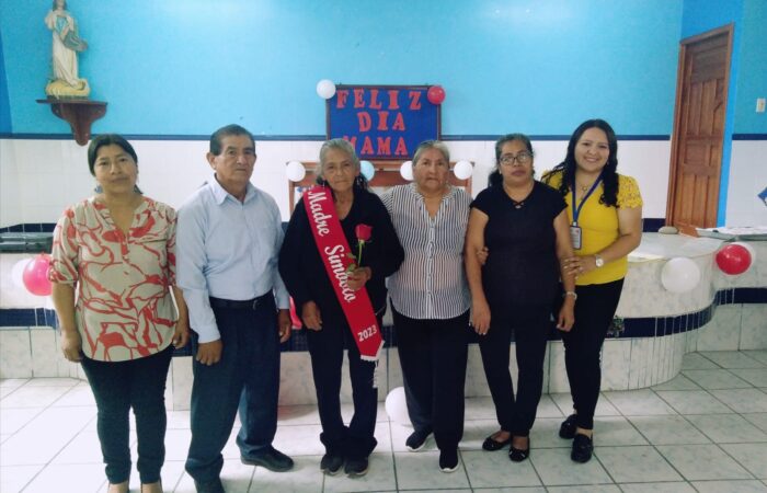 Club De Adultos Mayores De Paltas Celebro El Dia De La Madre