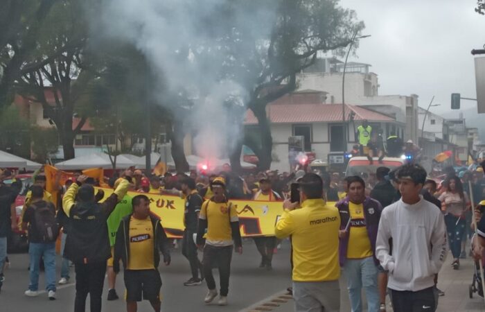 Euforia amarilla por la visita de Barcelona a Loja.