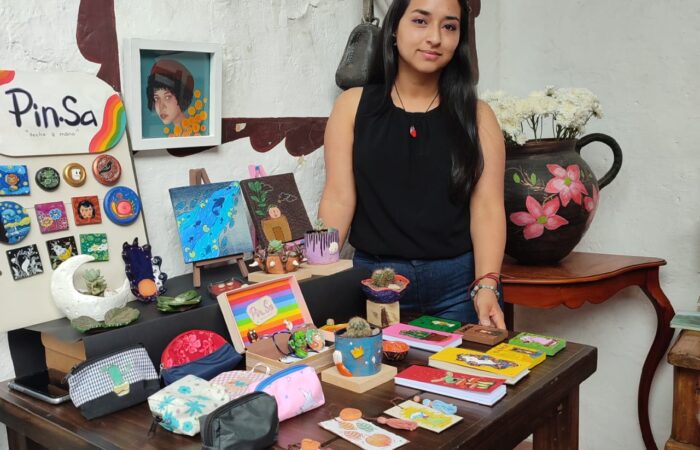Expo feria de arte y diseño con talentos lojanos.