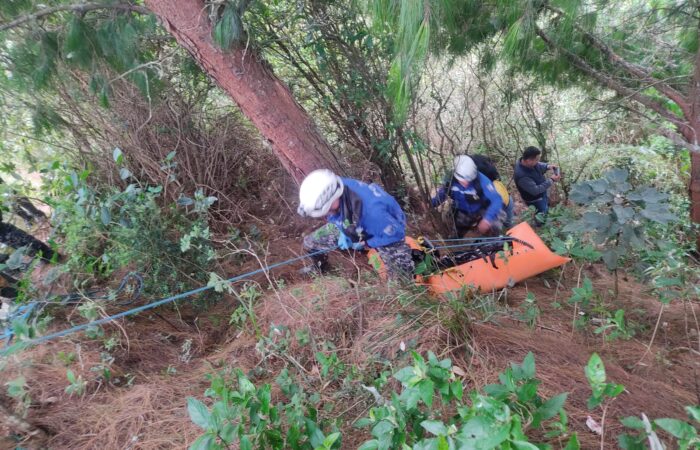 Hallaron cadáver degollado y atado de pies y manos